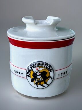 King Arthur Butter Bell Keeper Crock Holder Vintage Style Ceramic